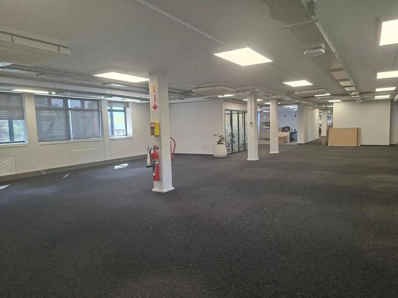 Premium 685m2 Office Space in Essex Gardens, Westville - Photo 8