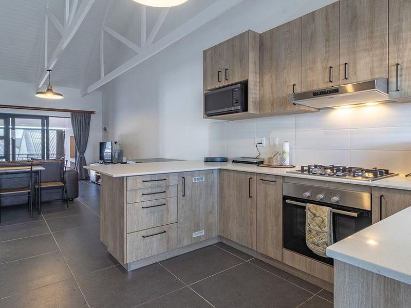 Experience Modern West Coast Living - Photo 9