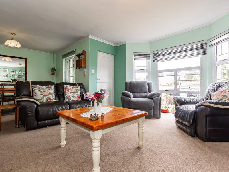 Beautiful 3-Bedroom Home in a Peaceful Neighbourhood - Photo 5