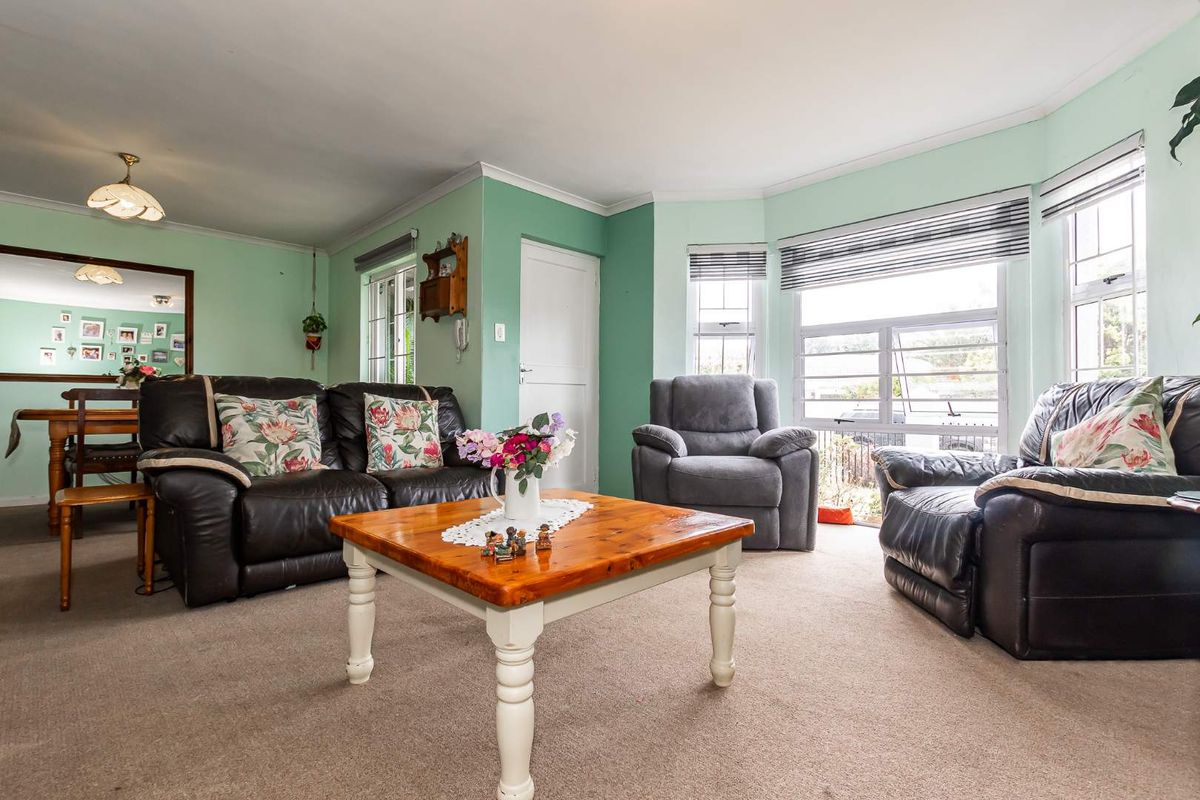 Beautiful 3-Bedroom Home in a Peaceful Neighbourhood - Photo 5