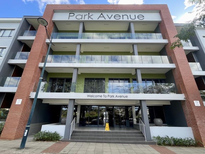 Hendra - Modern 3-Bedroom Apartment in Umhlanga Ridge - Photo 2