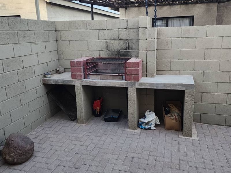 WESTDENE GARDENS COMPLEX UNIT FOR SALE IN KEETMANSHOOP - Photo 4