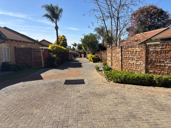 Property #2387659, Townhouse Sold in Die Wilgers