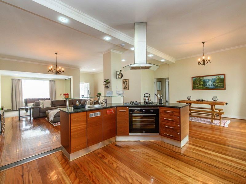 MILL PARK | ESTABLISHED AIRBNB + RENOVATED FLAT | - Photo 10