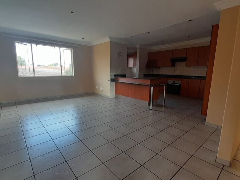 Spacious family townhouse - Photo 6