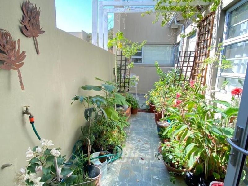 4 Bedroom House For Sale in Elisenheim - Photo 4