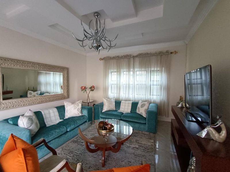 MIDSTREAM SECURITY ESTATE - 5 BEDROOMS - 4.5 BATHROOMS - 4 GARAGES - Photo 10