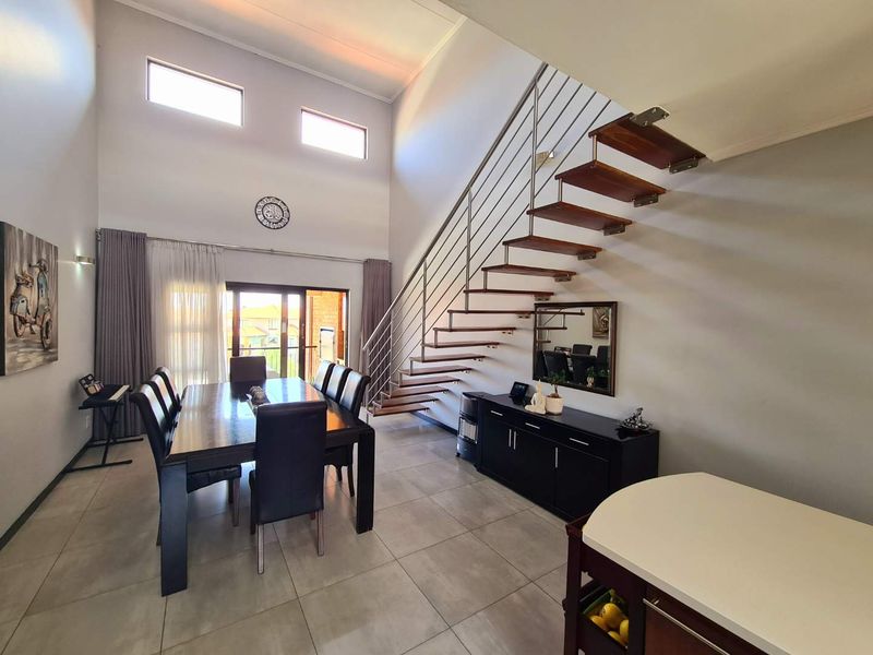 3 bed 3 bath Loft apartment in the Meridian - Photo 3