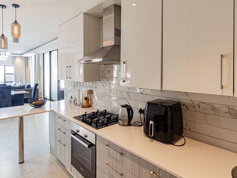Sole and exclusive mandate. Beautiful spacious 4 bedroom 3 bath house - Photo 9