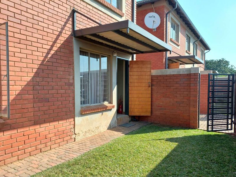 Two bedroom town house for sale in Andeon Pretoria West - Photo 5