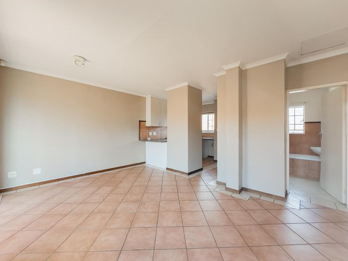 Property #2481055, Townhouse For Sale in Mooikloof Ridge