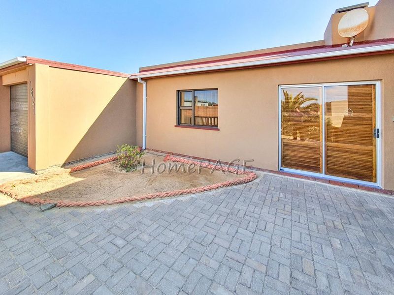 Ext 6, Henties Bay:  Quaint 2 Bedr Home is for sale - Photo 4