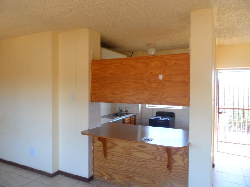 BACHELOR FLAT TO RENT IN PRETORIA WEST - Photo 3