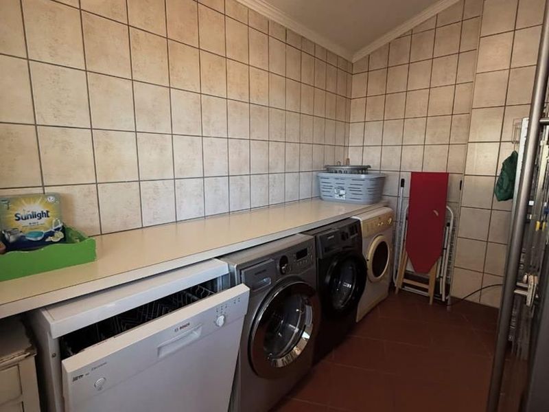 Hochland Park- For Sale- N$3 250 000 - Photo 9