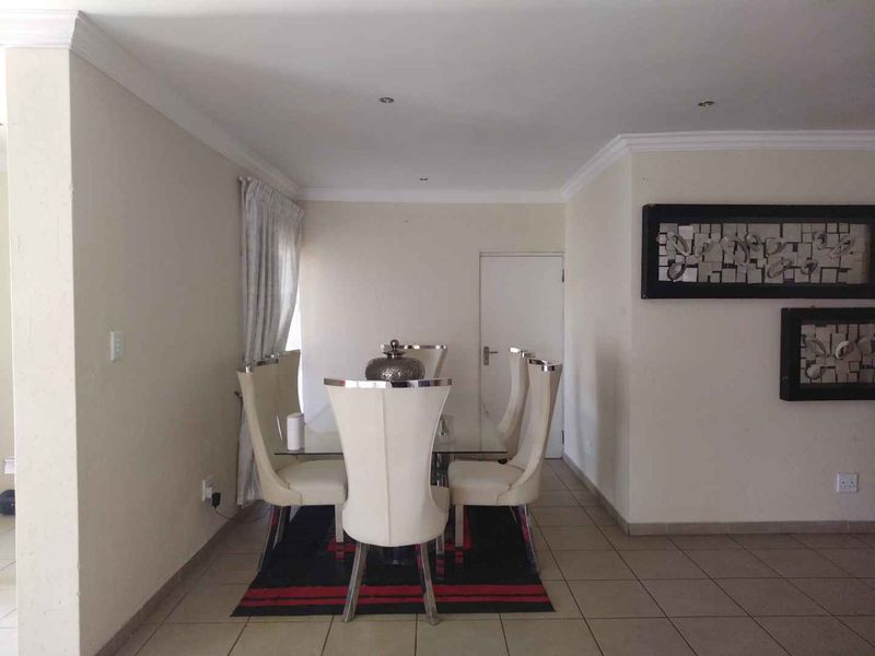 Your dream home awaits - Photo 6