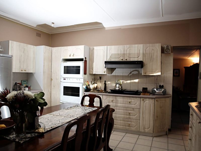 Excellent location -  A HOME for your family - Photo 2