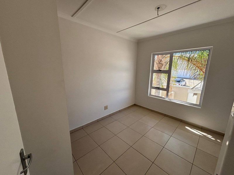 3 Bedroom Townhouse TO LET in Ludwigsdorf - Photo 5