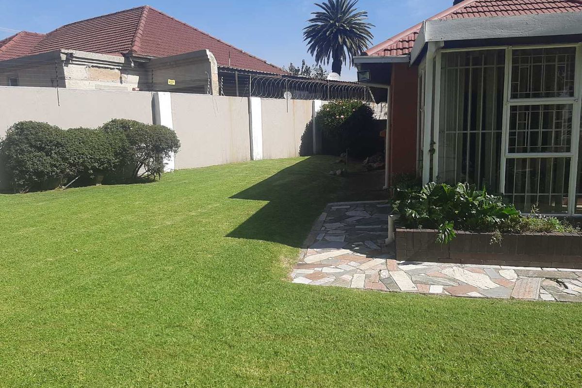 3 Bedroom House in Rewlatch - Photo 2