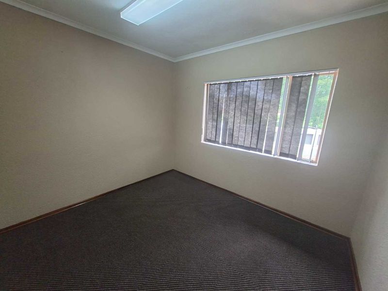 MODERN STANDALONE OFFICE SPACE IN RUIMSIG - Photo 7