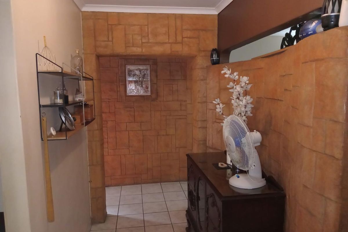 Exclusive Sole Mandate | Spacious Family Home in Veld en Vlei, Richards Bay| R1 700 000 - Photo 4