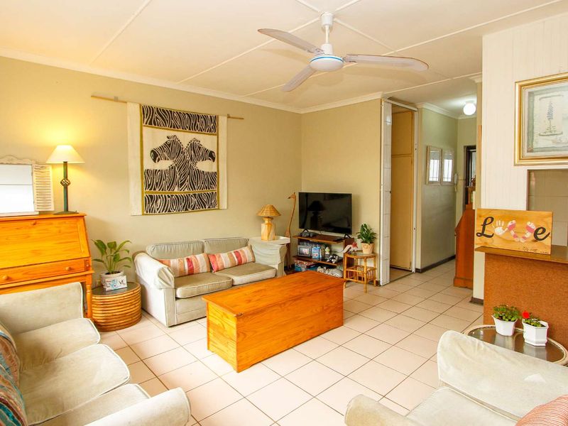 Pet friendly Garden Townhouse within 500 meters of the Beach!! - Photo 8