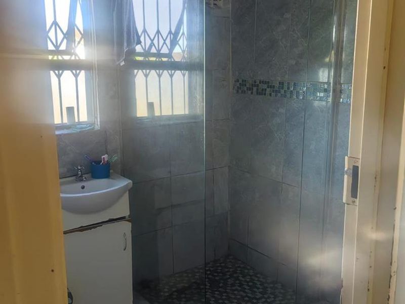 3-bedroom Empangeni Central Home - Photo 3