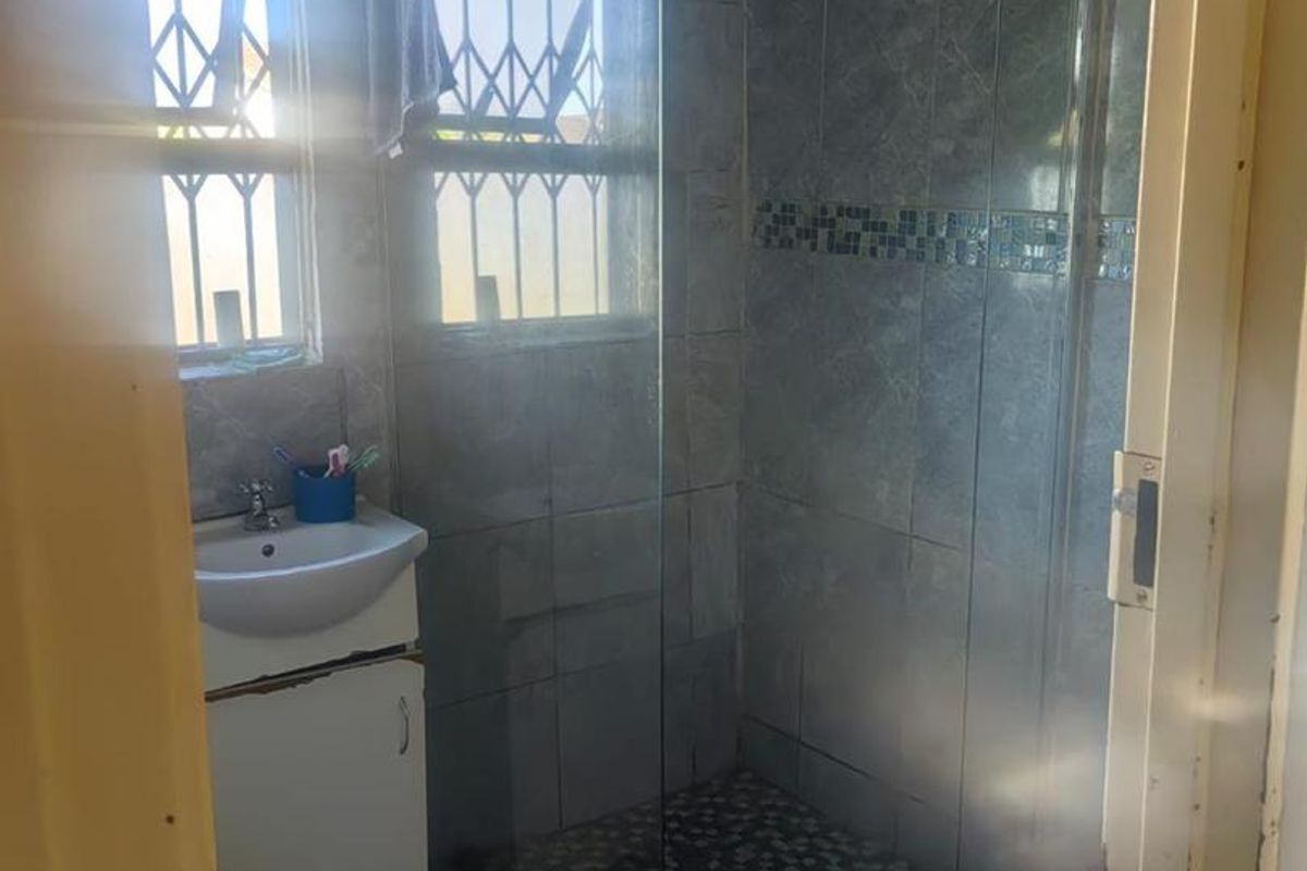 3-bedroom Empangeni Central Home - Photo 3