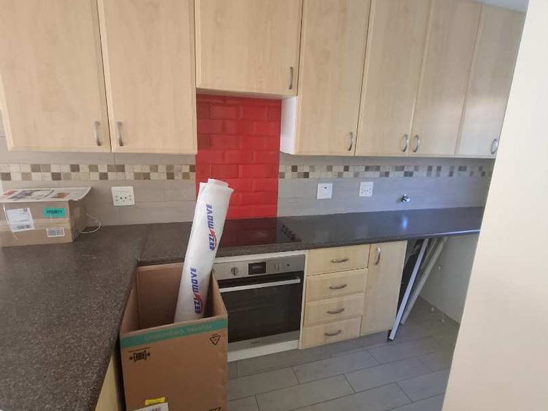 Stunning 3 bedroom unit in Equestria - Photo 7