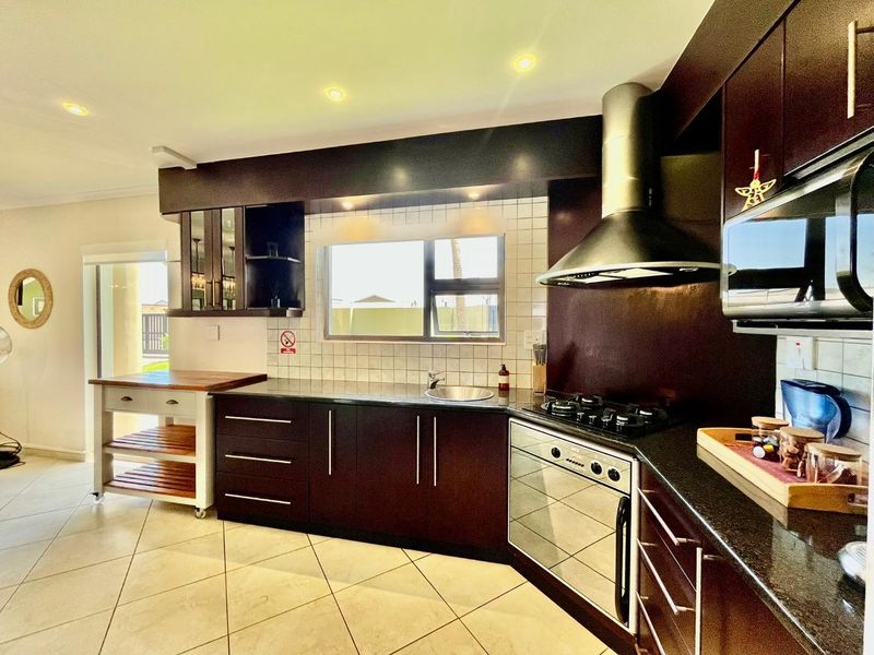 House with Duplex Flat for Sale, Vogelstrand - Photo 9