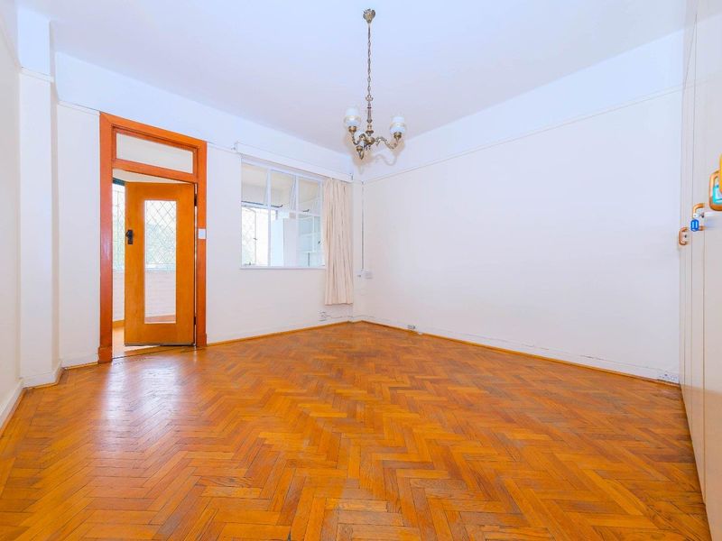 Time to sell! Serious seller relocating! - Photo 3