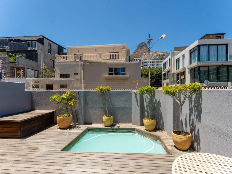 4 Bedroom House in Bantry Bay. - Photo 4