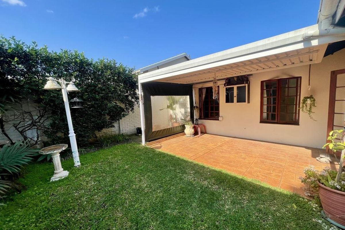 Hendra - Neat 3-Bedroom Simplex for Sale in Popular Sunningdale - Photo 2