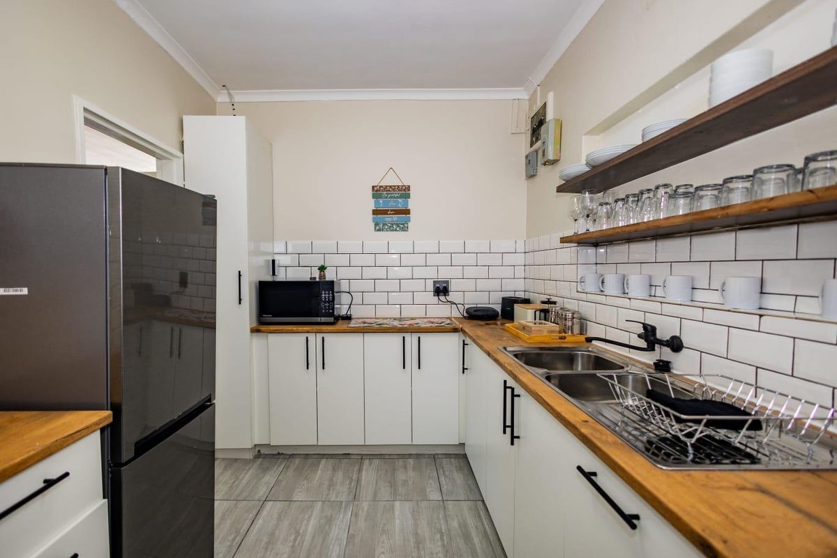 Discover Serenity at Olive House on Jacaranda Street! - Photo 4