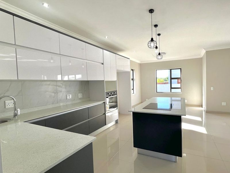 4-Bedroom Duet House for Sale in Zambezi Manor Lifestyle Estate - Photo 4