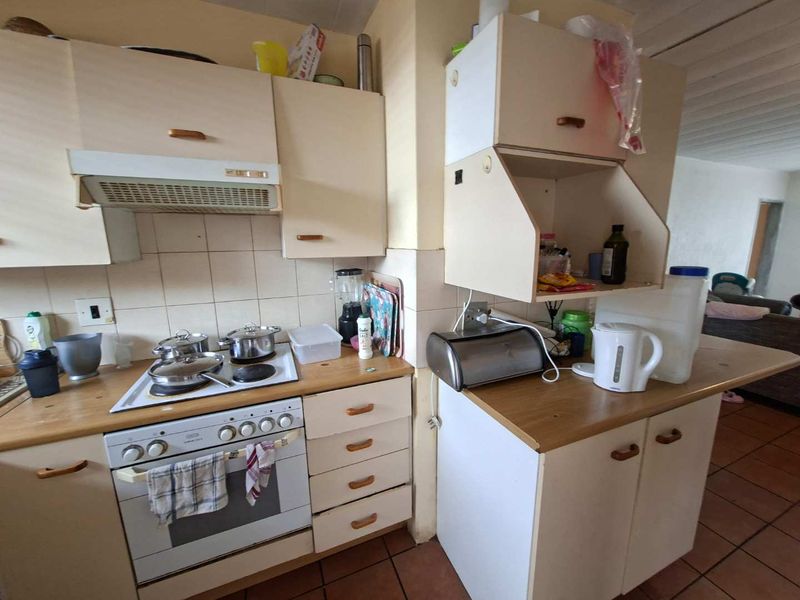 2 Bedroom Apartment For Sale - Photo 4