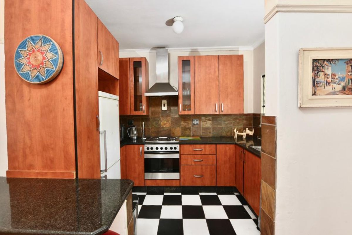 FURNISHED TWO BEDROOMS - Photo 2