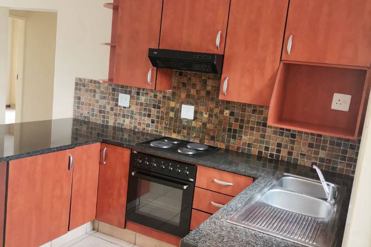 TWO BEDROOM APARTMENT IN VORNA VALLEY,MIDRAND -1 JULY 2026. - Photo 3