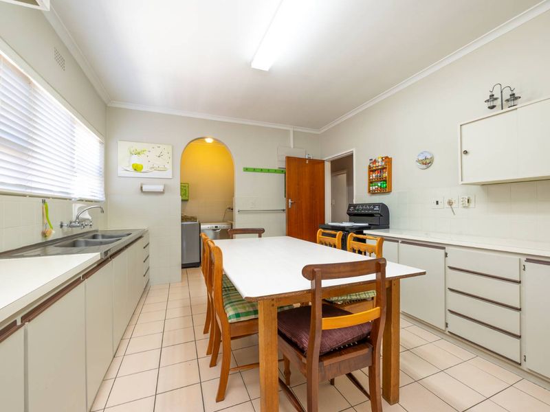 An Exceptionally Versatile Family Residence. - Photo 7