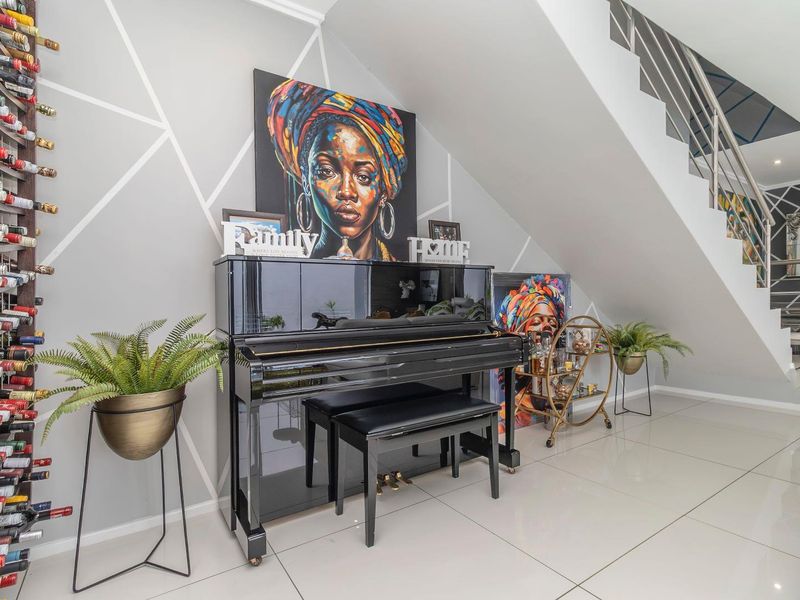 Secure, Stylish, and Designed for Easy Living - Photo 8