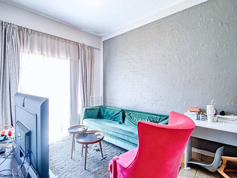 Modern 2 bedroom starter apartment in Rooihuiskraal north - Photo 10