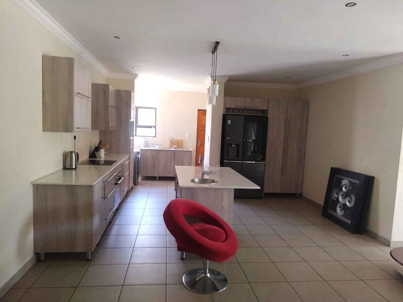 Your dream home awaits - Photo 8