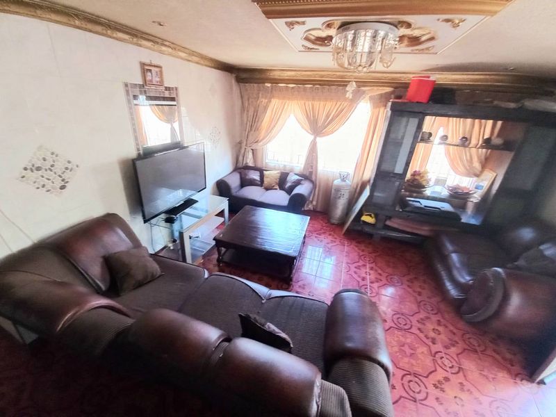 Three bedrooms house for sale - Photo 9