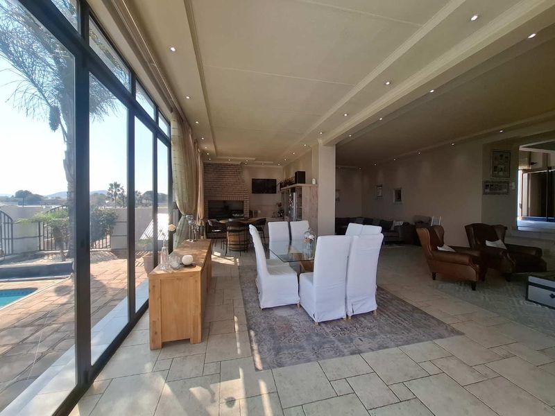 Luxurious, Secure Family Oasis with Stunning Views - Photo 10