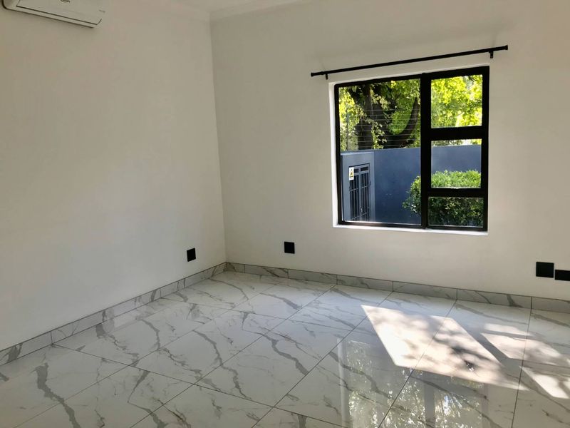 Spacious 4-Bedroom Home to Let - Photo 9