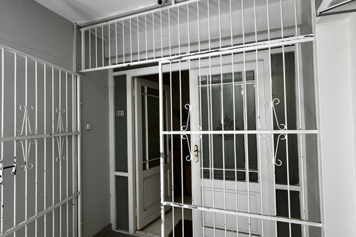 Multi-Room Apartment 3 or 4 Bedroom - Photo 2