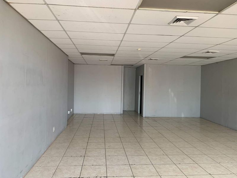 Destination Store Opportunity: 76m2 on Busy Durban Rd - Photo 2