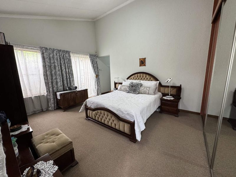 3 Bedroom HOUSE FOR SALE in ELARDUSPARK, Pretoria East - Photo 10