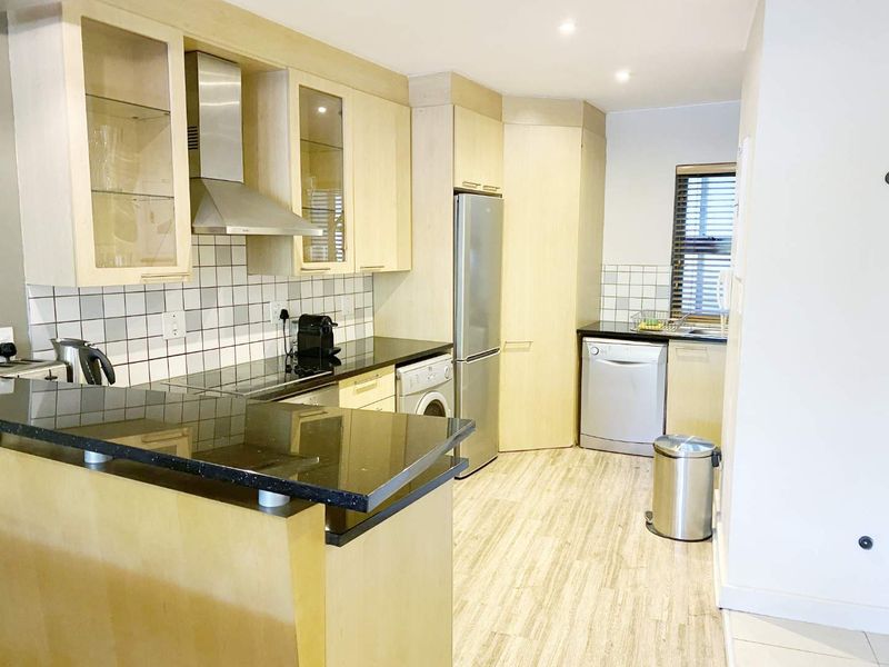 2 BED 2 BATH FULLY FURNISHED APARTMENT BENMORE - Photo 3