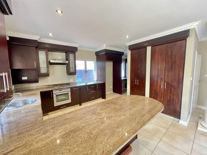 Exclusive Garden Unit in a Premier Estate - Photo 4