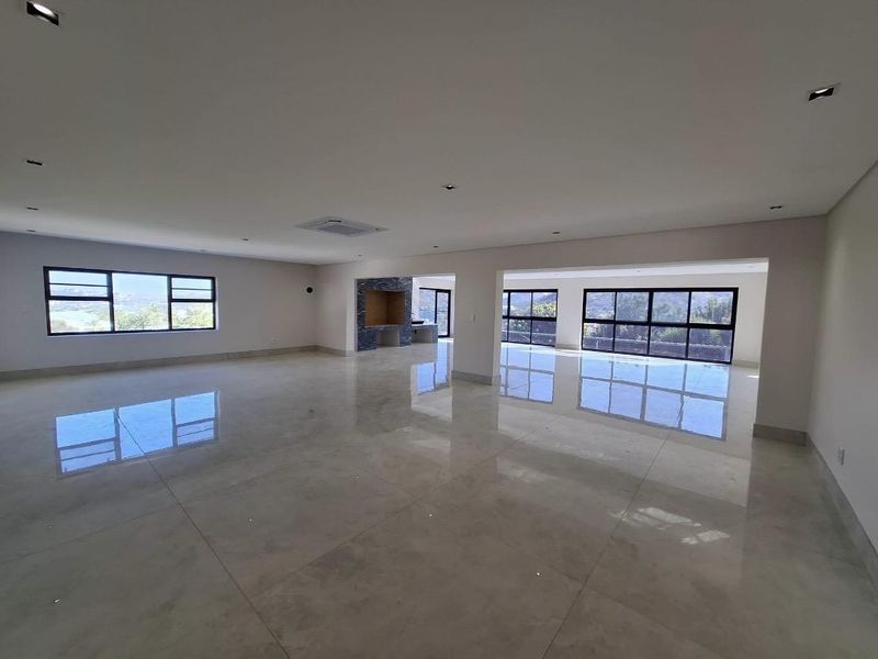 Exquisite New Home with Breathtaking Views – Ludwigsdorf N$13,000,000 - Photo 7